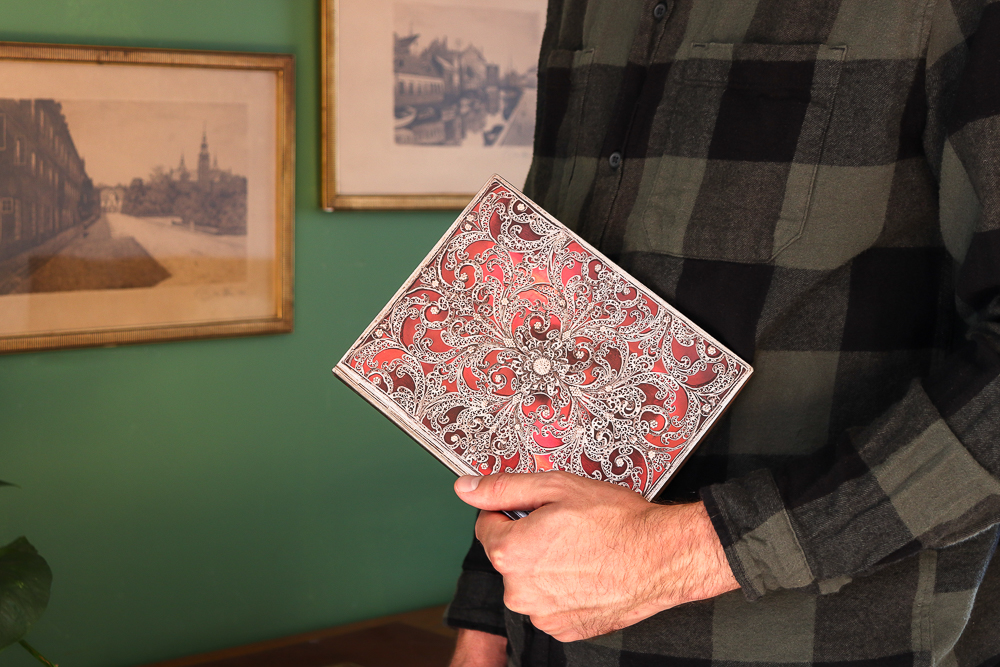 Flexis ガーネット - シルバーフローラル | Paperblanks